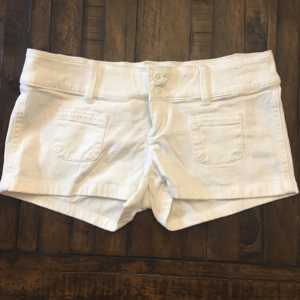 White Abercrombie & Fitch shorts size 0